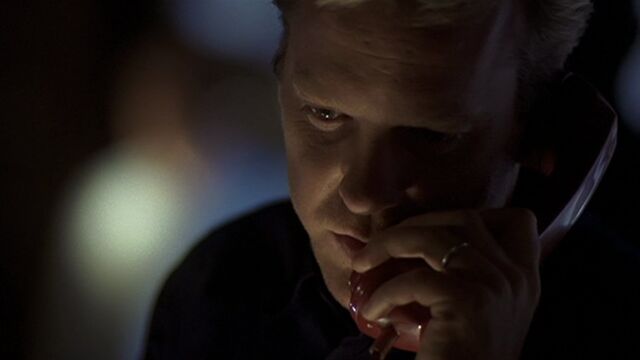 File:1x21 Jack on phone.jpg