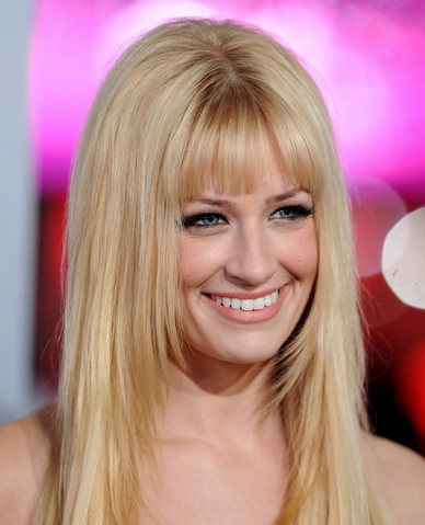 File:Beth Behrs.png