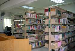 File:新竹市北區南寮圖書館書庫區.jpg