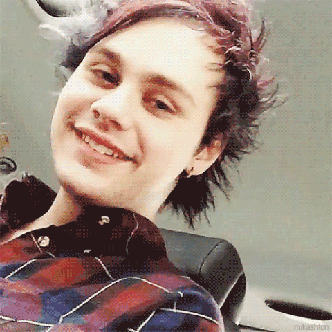 File:Tumblr navwzefnsp1tyj85so6 500.gif
