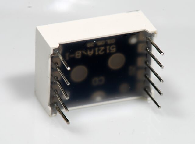 File:Seven segment 03 Pengo.jpg