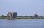 800px-Denge acoustic mirrors