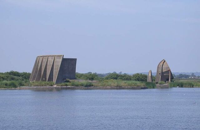 File:800px-Denge acoustic mirrors.jpg