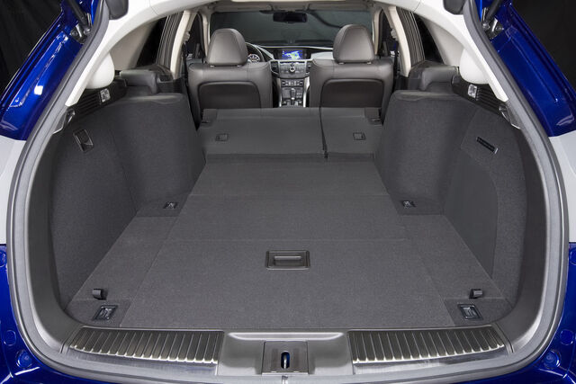 File:2011-Acura-TSX-Sport-Wagon-24.jpg