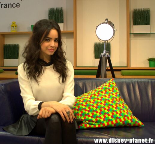 File:Sofia-carson-descendants-03.jpg