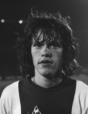 Bestand:1976)FrankArnesen.jpg