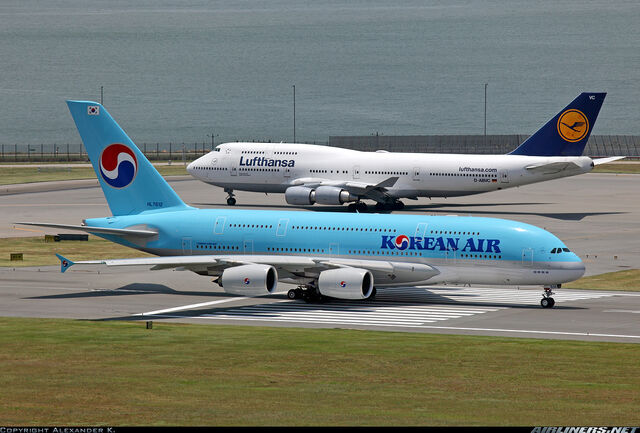 File:747 A380.jpg