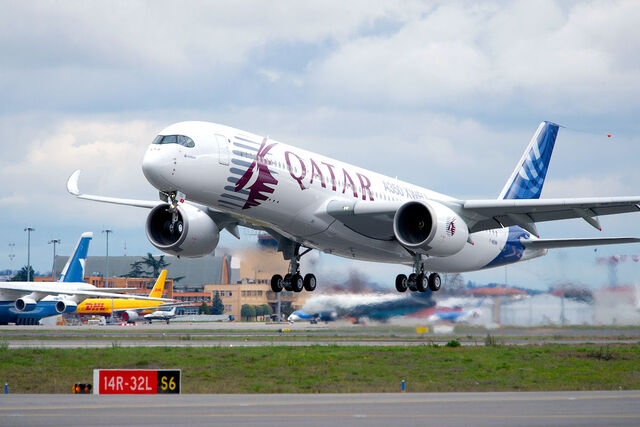 File:A350-msn4-5 ppigeyre airbus.jpg