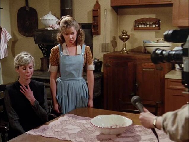 File:Sara and Estelle Longwood-Dambreakers.jpg