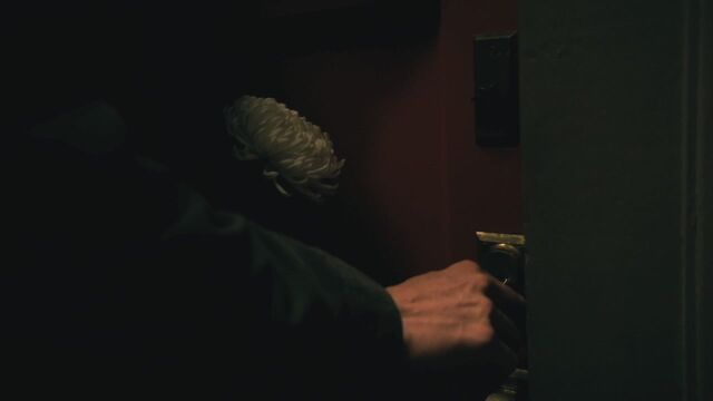 File:1x03 HomeWithAFlower.jpg