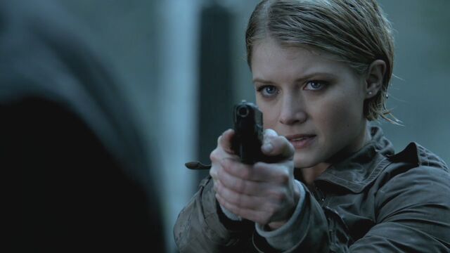 File:1x01 SylvaneAtGunPoint.jpg