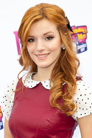 File:Bella-Thorne-bella-thorne-35354559-936-1404.jpg