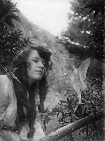 File:CottingleyFairies4 (1).jpg