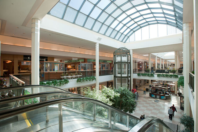 File:Silver Hills Mall Interior 4.jpg