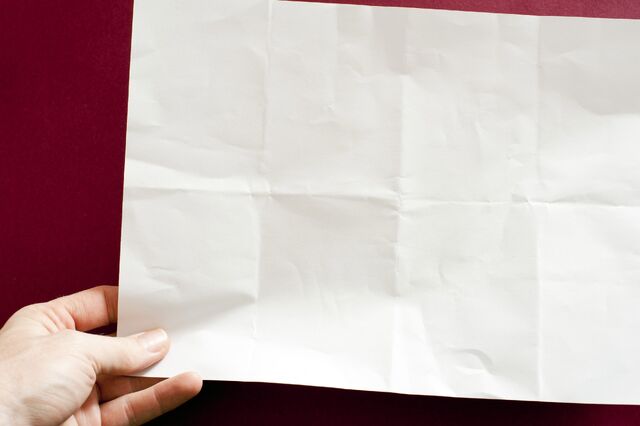 File:Holding note.jpg