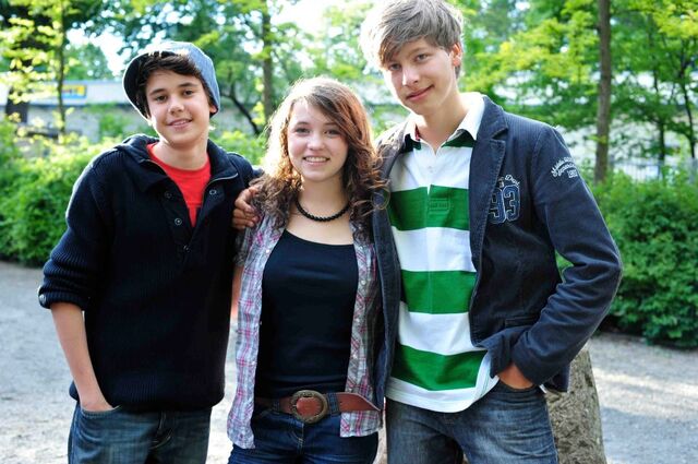 Datei:Timon,janina,timmi.jpg