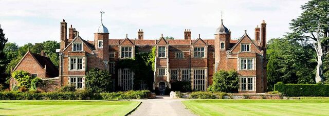 File:Kentwell-Hall 2.jpg