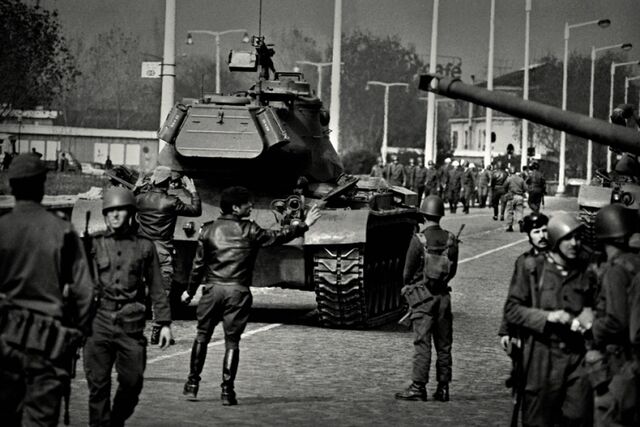 Ficheiro:Revolução.jpg