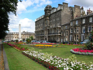 HarrogateCenotaph(DSPugh)Aug2005