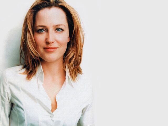 File:Gillian-Anderson-29.jpg