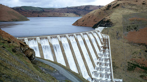 File:Clywedog Dam, Wales.jpg