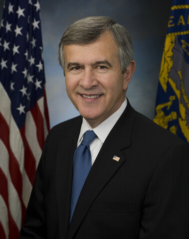 File:Mike Johanns official Senate photo.jpg
