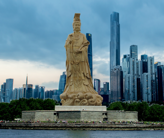 Giant statue of Empress Wu Zetian