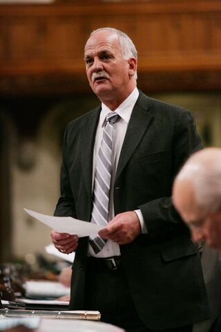 File:Vic Toews.jpg