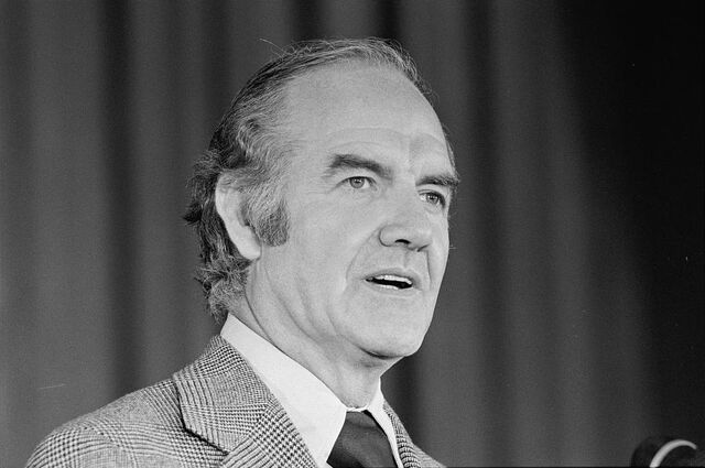 File:Dennis Hayward 1972.jpg