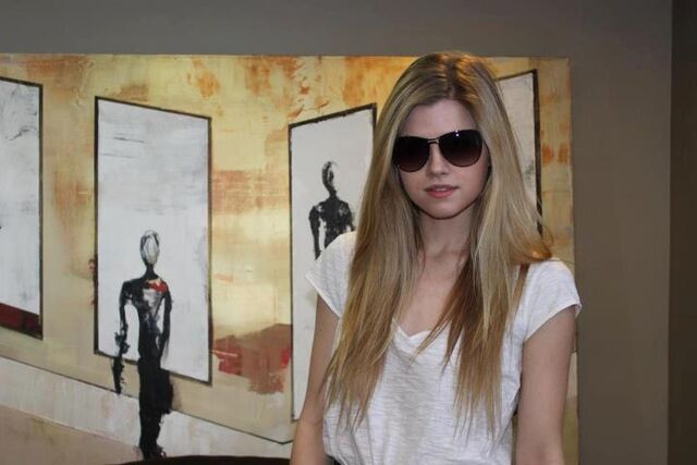 File:Ana Mulvoy-Ten2.jpg
