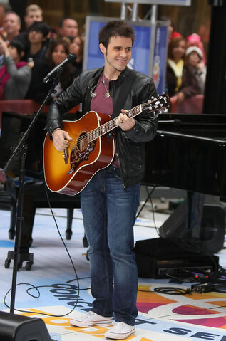 File:Kris+Allen+Kris+Allen+Adam+Lambert+TODAY+Show+pACk01PD1Nyx.jpg