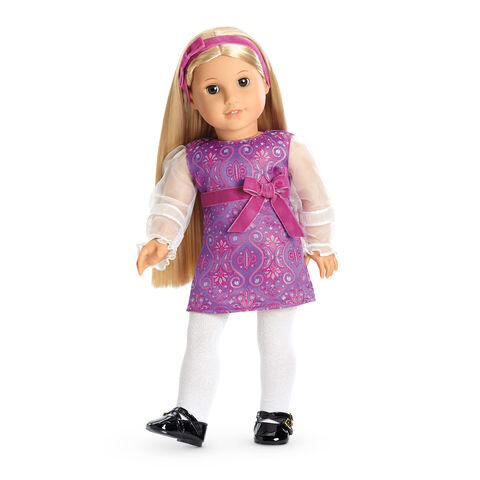 File:JulieHolidayOutfit.jpg