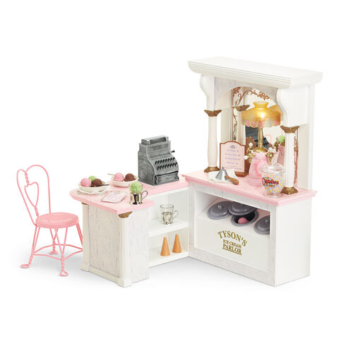 File:SamanthaIceCreamParlor.jpg