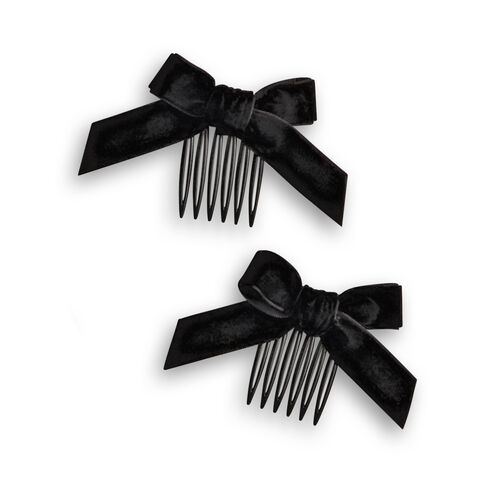 File:AddySchoolOutfit combs.jpg