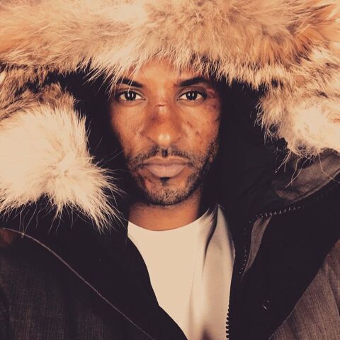 File:Ricky whittle fur bts.jpg