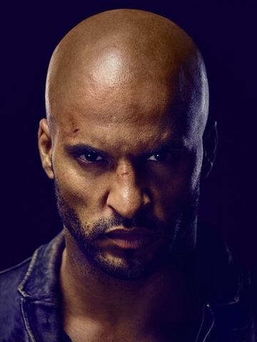 File:American-Gods-Shadow-Moon-Official-Picture-american-gods-tv-series-40393377-375-500.jpg
