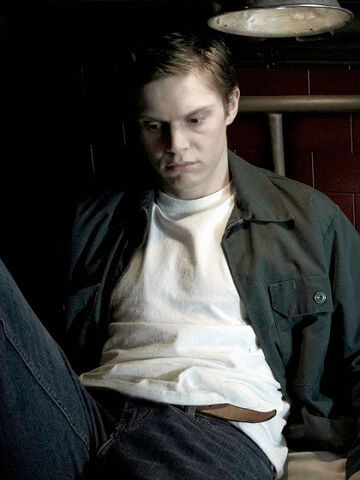 Datei:Evan peters kit 2.jpg