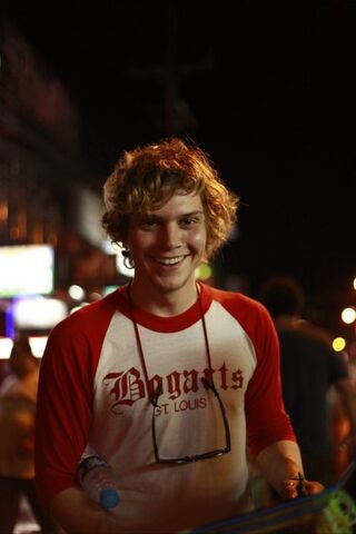 File:EvanPetersredshirt.jpg