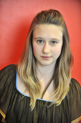 Fichier:600full-taissa-farmiga.jpg