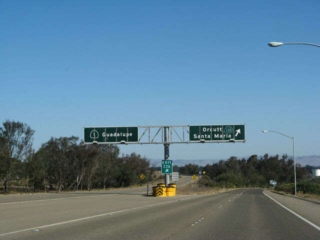 File:Ca-135 nb exit 017 01.jpg