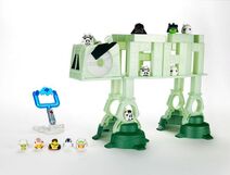 Hasbro-Angry-Birds-Star-Wars-AT-AT-Battle-Game-610x463.jpg