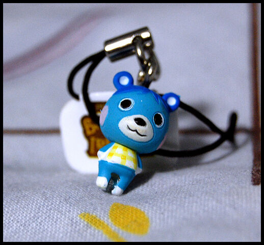 File:Bluebear Key Charm.jpg
