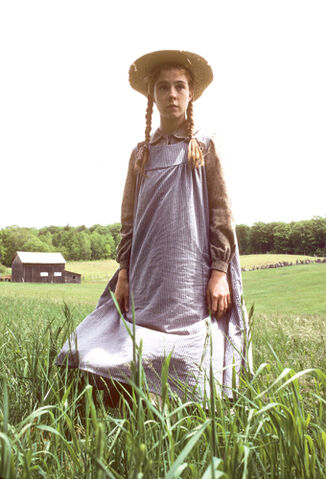 File:Annefieldhat.jpg