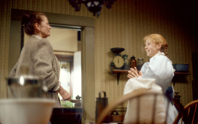 File:Annemarillalivingroom.jpg