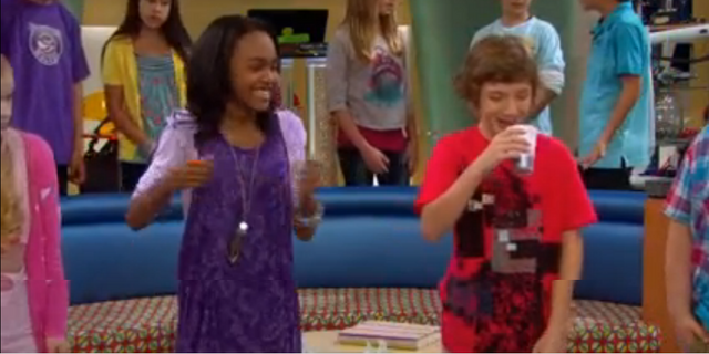 File:VideoZer Fast Free and Reliable Video Hosting ANT.Farm.S01E16.IgnorANTsDTV.XviD PREMiER.png