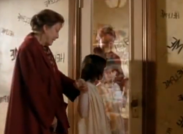 File:Theghostandhermomgobackintime.png