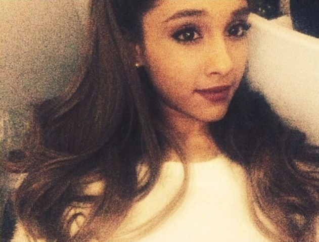 File:ArianaGrande JapanTrip.png