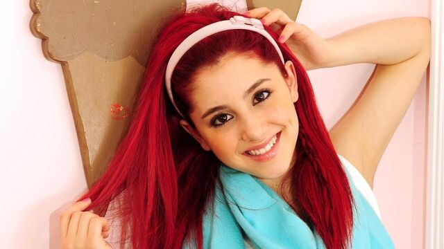 File:ArianaGrande-redhair.jpg