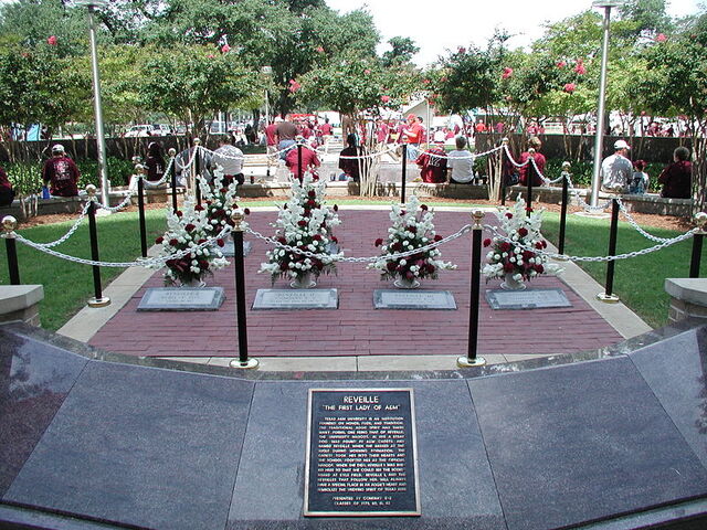 File:800px-The Reveille Gravesites.jpg