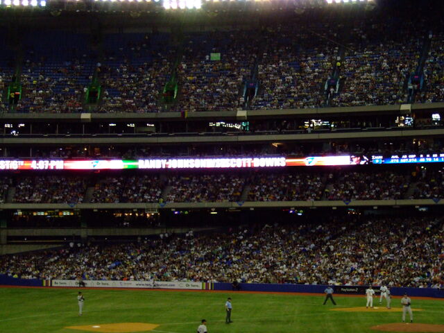 File:Rogers Centre-1195683699-498.jpg